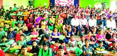 Eco-Friendly Ganesha performed by child craftsman | बाल शिल्पकारांनी साकारले इको फ्रेंडली गणेशा