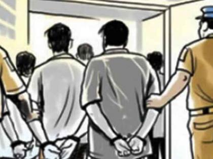 Gang arrested in West Bengal for withdrawing money from a woman's account in Akola | अकोल्यातील महिलेच्या खात्यातून परस्पर पैस काढणारी टोळी पश्चिम बंगालमध्ये जेरबंद