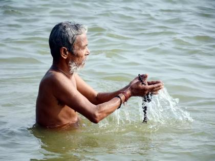 Find out why your sages have given so much importance to bathing in Ganga! | आपल्या ऋषीमुनींनी गंगा स्नानाला एवढे महत्त्व का दिले आहे, जाणून घ्या!