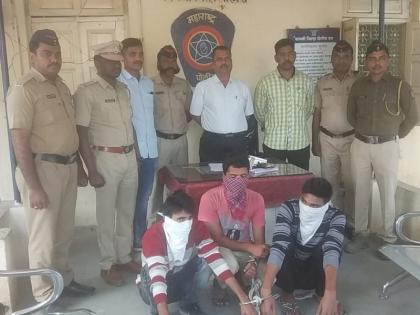 Deshi Pistol Katta was found in Gangakhed; One with two from Uttar Pradesh arrested | गंगाखेडमध्ये देशी कट्टा सापडला; उत्तर प्रदेशातील दोघांसह एकजण ताब्यात 