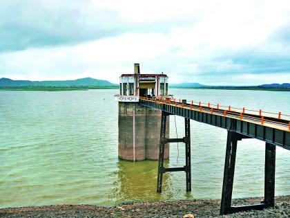  44% water storage in dams in the district | जिल्ह्यातील धरणांमध्ये ४४ टक्के जलसाठा