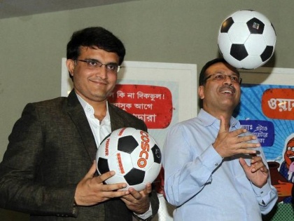 saurav Ganguly is shooting for football before accepting the BCCI presidency | बीसीसीआयचे अध्यक्षपद स्वीकारण्यापूर्वीच गांगुली करतोय फुटबॉलचे शुटींग