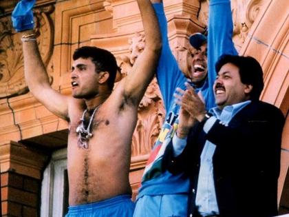 Happy Birthday Sourav Ganguly: virender sehwag wish HBD to formal captain as in unique style | Happy Birthday Sourav Ganguly: 56 इंच छातीच्या 'दादा'ला सेहवागच्या हटके शुभेच्छा; सोशल मीडियावर चर्चा
