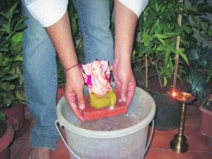 Immersion of Ganesha idols of POP at home is impossible this year | पीओपींच्या गणेश मूर्तींचे घरच्या घरी विसर्जन यंदा अशक्य