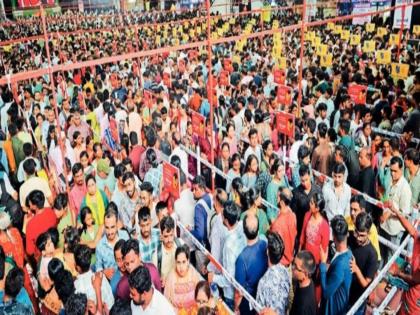 in mumbai ganesh mahotsav 2024 sunday became darshanwar lalbagh parel and girgaon crowded | मुंबईकरांचा रविवार ठरला दर्शनवार; लालबाग, परळ, गिरगाव येथे अलोट गर्दी