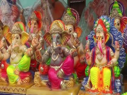 Ban on POP Idols available in the market exactly which idol to install Confusion among citizens | ‘पीओपी’ला बंदी; मूर्ती बाजारात उपलब्ध, नेमकी मूर्ती बसवायची काेणती? नागरिकांमध्ये संभ्रम