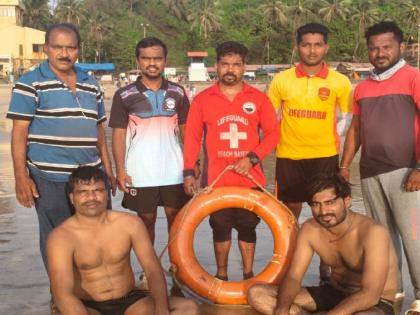 Three youths from Ahilyanagar who were drowning in the sea at Shrikshetra Ganapatipule in Ratnagiri taluka were rescued | गणपतीपुळे समुद्रात बुडणाऱ्या तिघांना वाचविले; अहिल्यानगर येथून आले होते देवदर्शन, पर्यटनासाठी