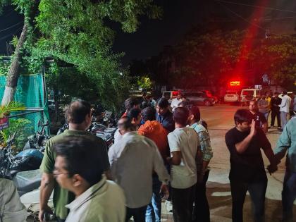 A vehicle touch during a birthday celebration on the road, resulting in a scuffle between two groups | रस्त्यावर 'बर्थ-डे' सेलिब्रेशनदरम्यान दोन गटांत राडा; गारखेड्यात मध्यरात्री दंगा काबू पथक तैनात A vehicle touch during a birthday celebration on the road, resulting in a scuffle between two groups | रस्त्यावर 'बर्थ-डे' सेलिब्रेशनदरम्यान दोन गटांत राडा; गारखेड्यात मध्यरात्री दंगा काबू पथक तैनात