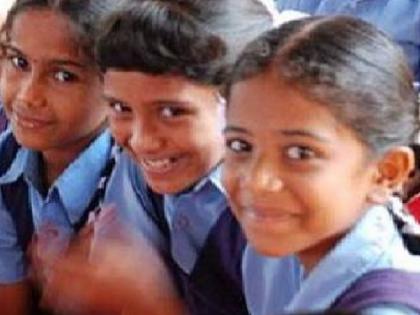 School management committee will give one uniform to the students, government will give cloth for the other uniform | विद्यार्थ्यांना एक गणवेश शाळा व्यवस्थापन समिती देणार, दुसऱ्या गणवेशासाठी शासन कापड देणार