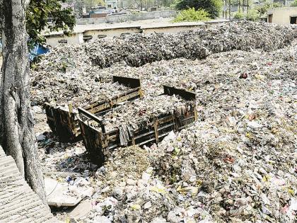 Despite Uddhav Thackeray's apology, the Aurangabad city's garbage issue remains as it is | उद्धव ठाकरे यांच्या माफीनंतरही औरंगाबादमधील कचरा प्रश्न जशास तसा