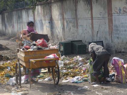 Risk of transmission of corona virus from garbage collection to workers in Nagpur | नागपुरात कचरा संकलन कर्मचाऱ्यांना संक्रमणाचा धोका