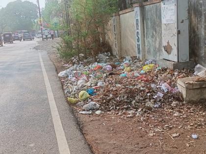 garbage trucks stopped due to lack of diesel in Latur; Garbage collection stopped again | लातूरमध्ये डिझेल नसल्यामुळे घंटागाड्या बंद; कचरा संकलन पुन्हा ठप्प