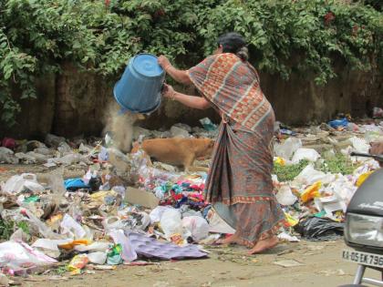 5 thousand penalty for throwing street on garbage margao municipal corporations campaign creates controversy | रस्त्यावर कचरा टाकणाऱ्याचा फोटो काढा अन् 1 हजार मिळवा; पालिकेची नवी मोहीम