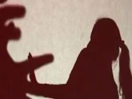 a teacher molested a minor student In Bhudargad taluka of Kolhapur district | शिक्षकी पेशाला काळीमा! शिक्षकाने केला अल्पवयीन विद्यार्थिनीचा विनयभंग, नातेवाईक आणि ग्रामस्थांनी दिला चोप