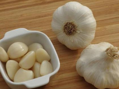 Eating garlic in summer is fine or not as there is a Fear of heat stroke read what doctors say in details | उन्हाळ्यात लसूण खायचा की नाही? उष्माघाताची भीती, नेमके खायचे काय?