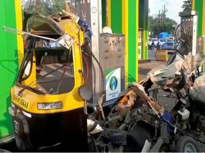 Rickshaw cylinder explodes at CNG pump at Ambarnath | अंबरनाथच्या सीएनजी पंपावर रिक्षाच्या सिलेंडरचा स्फोट