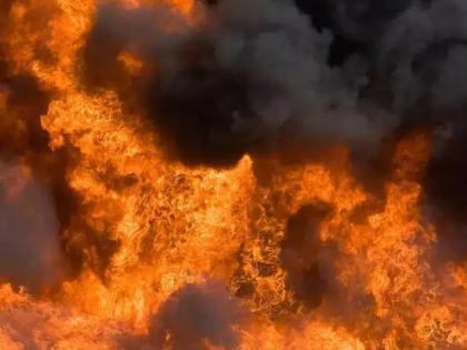 Massive explosion of balloon cylinder during Dussehra celebrations in Aheri; 20 people injured: including two children, condition stable | अहेरीत दसरा उत्सवात फुग्याच्या सिलिंडरचा भीषण स्फोट; २० जण जखमी : दोन लहान मुलांचा समावेश, प्रकृती स्थिर Massive explosion of balloon cylinder during Dussehra celebrations in Aheri; 20 people injured: including two children, condition stable | अहेरीत दसरा उत्सवात फुग्याच्या सिलिंडरचा भीषण स्फोट; २० जण जखमी : दोन लहान मुलांचा समावेश, प्रकृती स्थिर