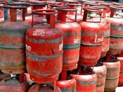 Gas subsidy only three ruppes now | गॅसची सबसिडी आली तीन रुपयांवर