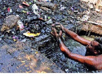 Sangli's gaothanana in Gastarganga on the intruder-sewage road | सांगलीच्या गावठाणाची गटारगंगेत घुसमट-सांडपाणी रस्त्यावर