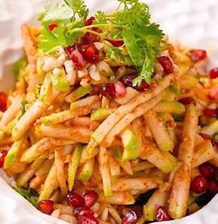 थायलंडचं सिक्रेट! थाई स्टाईल पेरुचे सलाड कधी खाल्ले का? डाएटवाल्यांसाठी परफेक्ट फूड