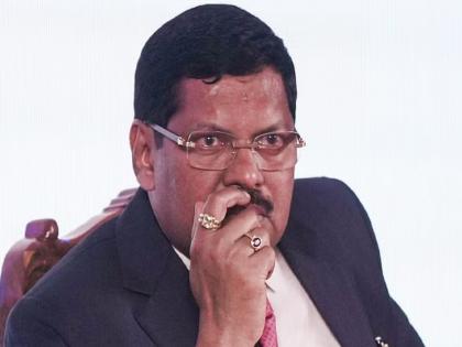 CJI BR Gavai : Don't give too much importance to a trivial issue, stop this matter here; Chief Justice Gavai's appeal | क्षुल्लक मुद्द्याला जास्त महत्व देऊ नका, हे प्रकरण इथेच थांबवा; सरन्यायाधीश गवई यांचे आवाहन CJI BR Gavai : Don't give too much importance to a trivial issue, stop this matter here; Chief Justice Gavai's appeal | क्षुल्लक मुद्द्याला जास्त महत्व देऊ नका, हे प्रकरण इथेच थांबवा; सरन्यायाधीश गवई यांचे आवाहन