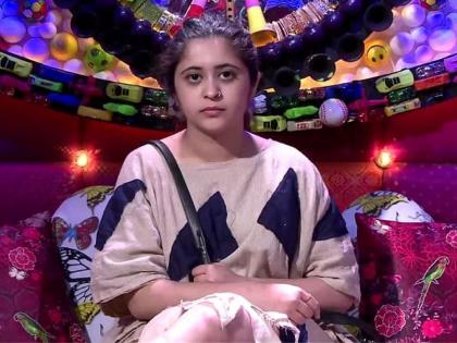 Bigg Boss Marathi 3: UpadatecWhy was Gayatri Datar Shocked after instructions given by Big Boss, check what was it | Bigg Boss Marathi 3 Upadate: बिग बॉसने दिली गायत्रीला एक विशेष सूचना, ऐकून चेहऱ्यावरचे उडाले भाव