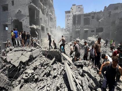 Israel or armed gangs attack? 73 killed in Gaza as aid workers wait for help | इस्रायल की सशस्त्र टोळ्यांचा हल्ला? गाझामध्ये मदतीची प्रतीक्षा करणाऱ्यांवरच गोळीबार, ७३ जण ठार
