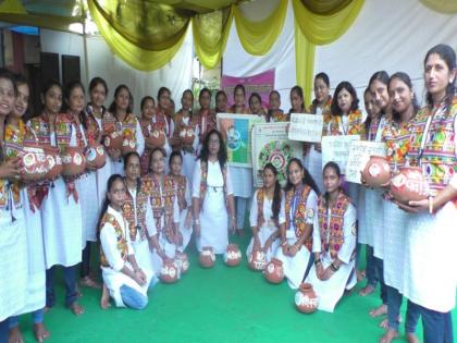 Anganwadi workers in Bhiwandi on the occasion of Navratri celebration Beti Bachao Beti Padaocha Jagar | भिवंडीत अंगणवाडी सेविकांनी नवरात्री उत्सवा निमित्त केला 'बेटी बचाओ बेटी पढाओ'चा जागर