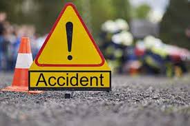 Motorcyclist killed in Eicher collision | आयशरच्या धडकेत मोटारसायकलस्वार ठार