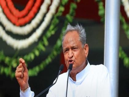 Difficulties faced by ashok Gehlot due to rebels Leadership upset questions on congress presidential elections | बंडखोरांमुळे गेहलोत यांच्यासमोर अडचणी; नेतृत्व नाराज, अध्यक्षपद निवडणुकीवर प्रश्न