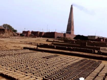 Illegal brick kilns suffocate Wardha taluka! | अवैध वीटभट्ट्यांनी वर्धा तालुक्याचा श्वास कोंडला!