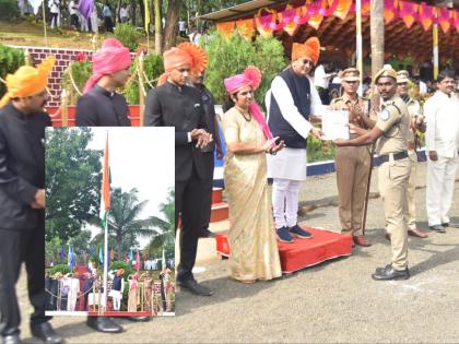 Government is committed to the welfare of the people; Government flag hoisting ceremony by Deepak Kesarkar in Sindhudurga | जनतेच्या कल्याणासाठी शासन कटिबध्द; सिंधुदुर्गात दीपक केसरकर यांच्या हस्ते शासकीय ध्वजारोहण सोहळा