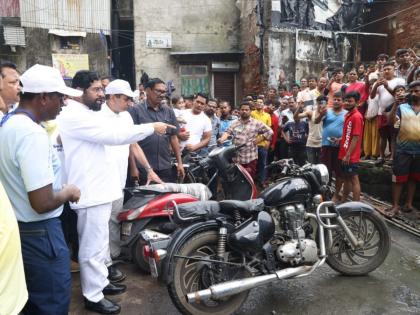 Clean toilets 5 times a day The Chief Minister held the administration on the line, gave a deadline to the municipal commissioner | शौचालये दिवसातून ५ वेळा करा स्वच्छ; मुख्यमंत्र्यांनी प्रशासनाला धरले धारेवर, पालिका आयुक्तांना दिली मुदत