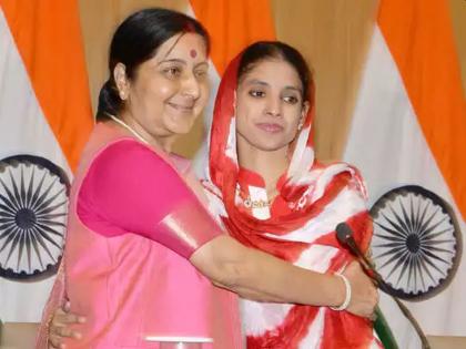 Geeta's name is Radha waghmare who returned from Pakistan; met Real Mother of Maharashtra | Geeta News: पाकिस्तानातून परतलेली मुकबधिर तरुणी गीता महाराष्ट्राच्या नांदेडमधील; आईला भेटणार पण...