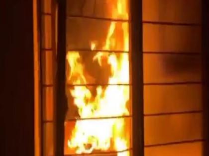 Fire due to gas leak in Goregaon; One died in the fire | गोरेगावमध्ये गॅस गळतीमुळे आग; आगीत एकाचा मृत्यू