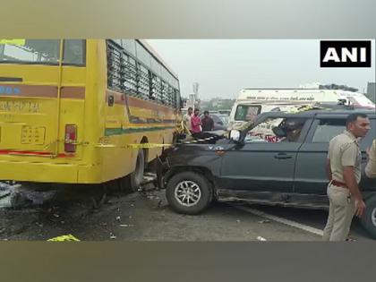 ghaziabad road accident school bus and car collided 6 dead, uttar pradesh  | गाझियाबादमध्ये स्कूल बस आणि कारची भीषण धडक, 6 जणांचा मृत्यू