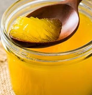 रोज सकाळी उपाशीपोटी अर्धा चमचा तूप खाण्याचे फायदे समजले तर कायमचं बदलून जाईल तुमचं आयुष्य..