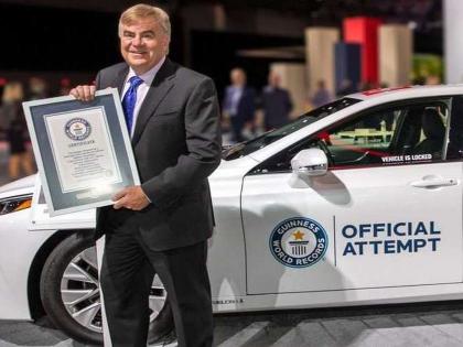 Toyota Mirai World Record: Tank full in 5 minutes! Toyota drives Hydrogen cars; range of 1360km | Toyota Mirai World Record: 5 मिनिटांत टाकी फुल्ल! टोयोटाने 'पाण्यावर'ची EV कार चालविली; 1360km चे अंतर कापले