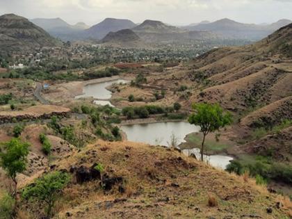 Ghod River bed dry, water supply resumed during the day; Effect of dam removal | घोड नदीचे पात्र कोरडे, दिवसाआड पाणीपुरवठा सुरू; बंधाऱ्यांचे ढापे काढल्याचा परिणाम