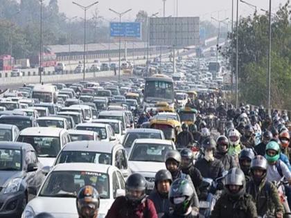 'Punishment' of traffic jam in Thane on way to Mumbai; | घोडबंदर मार्गावर रस्त्यांची कामं सुरू; मुंबईत जाताना ठाण्यात वाहतूककाेंडीची ‘शिक्षा’