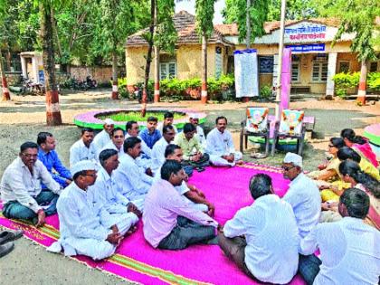 Throwing of horse-riding NCP | घोडेगावला राष्ट्रवादीचे मौनव्रतात धरणे