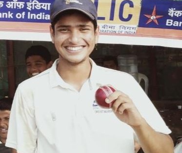 Cricket: Omkar Karandikar's 6 wickets; Sumit Mishra's century | क्रिकेट : ओमकार करंदीकरचे ६ बळी; सुमीत मिश्राची शतकी खेळी
