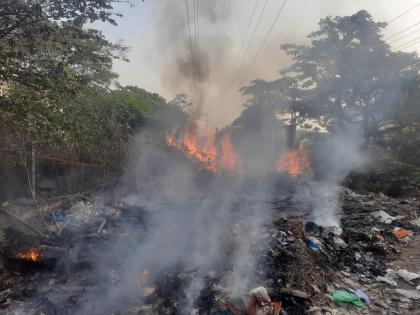 Major fire at MIDC in Dombivli; Burn the garbage | डोंबिवलीतील एमआयडीसीमध्ये मोठी आग; कचरा पालापाचोळा जळून खाक 