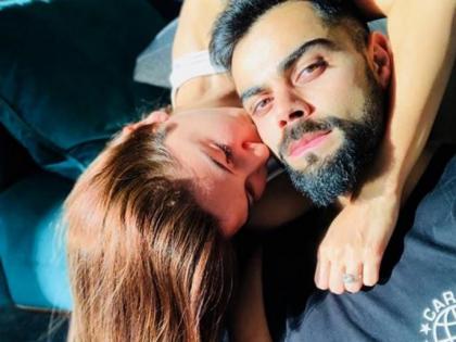 Virat Kohli gives a special wedding birthday gift to Anushka Sharma, saying ... | विराट कोहलीने सर्वांसमोर दिलं अनुष्काला लग्नाच्या वाढदिवसाचं स्पेशल गिफ्ट, म्हणाला...