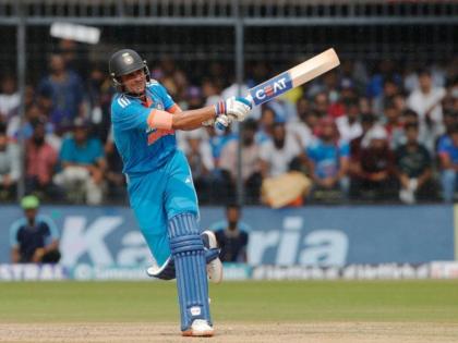 IND vs AUS 2nd ODI Live Updates Shubman Gill completes splendid century in just 92 balls smash Australia bowlers | IND vs AUS: गिल ने जित लिया दिल...! शुबमनचं खणखणीत शतक, भारताचं स्कोअरकार्ड सुसाट