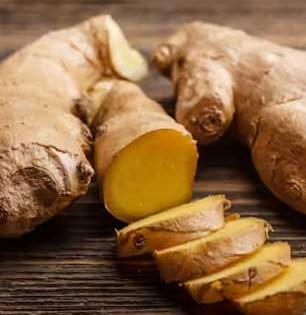 फ्रीजमध्ये ठेवूनही आलं सडतं- बुरशी लागते? ४ सोप्या टिप्स- आलं राहिल महिनाभर फ्रेश