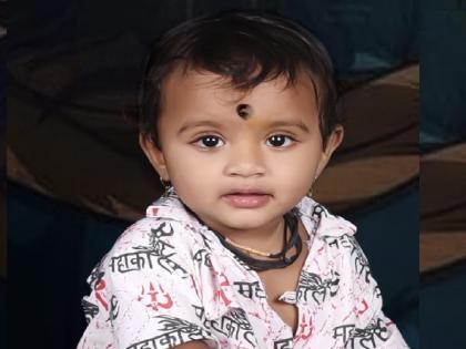 One and a half year old girl killed in collision with unknown vehicle on Sangli Kolhapur highway Husband and wife injured | अज्ञात वाहनाच्या धडकेत दीड वर्षाची चिमुकली ठार, पती-पत्नी जखमी; सांगली-कोल्हापूर महामार्गावरील घटना One and a half year old girl killed in collision with unknown vehicle on Sangli Kolhapur highway Husband and wife injured | अज्ञात वाहनाच्या धडकेत दीड वर्षाची चिमुकली ठार, पती-पत्नी जखमी; सांगली-कोल्हापूर महामार्गावरील घटना