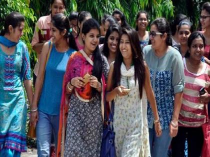 Announcement of free higher education for girls but colleges are charging fees in the name of development fund | मुलींना मोफत शिक्षण कधी?, द्यावा लागतोय विकास निधी; पालकांना भुर्दंड