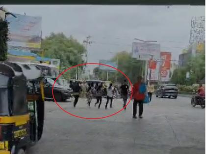 The thrill of nine girls escaping from a reformatory at Chhatrapati Sambhajinagar ; Screams on the streets with stones and rods | सुधारगृहातून नऊ मुलींचा पळून जाण्याचा थरार; दगड-रॉड घेऊन रस्त्यावर आरडाओरड The thrill of nine girls escaping from a reformatory at Chhatrapati Sambhajinagar ; Screams on the streets with stones and rods | सुधारगृहातून नऊ मुलींचा पळून जाण्याचा थरार; दगड-रॉड घेऊन रस्त्यावर आरडाओरड