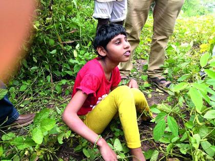 Dangerous girl found in river bed! | नदीच्या पात्रात आढळली गतिमंद बालिका!